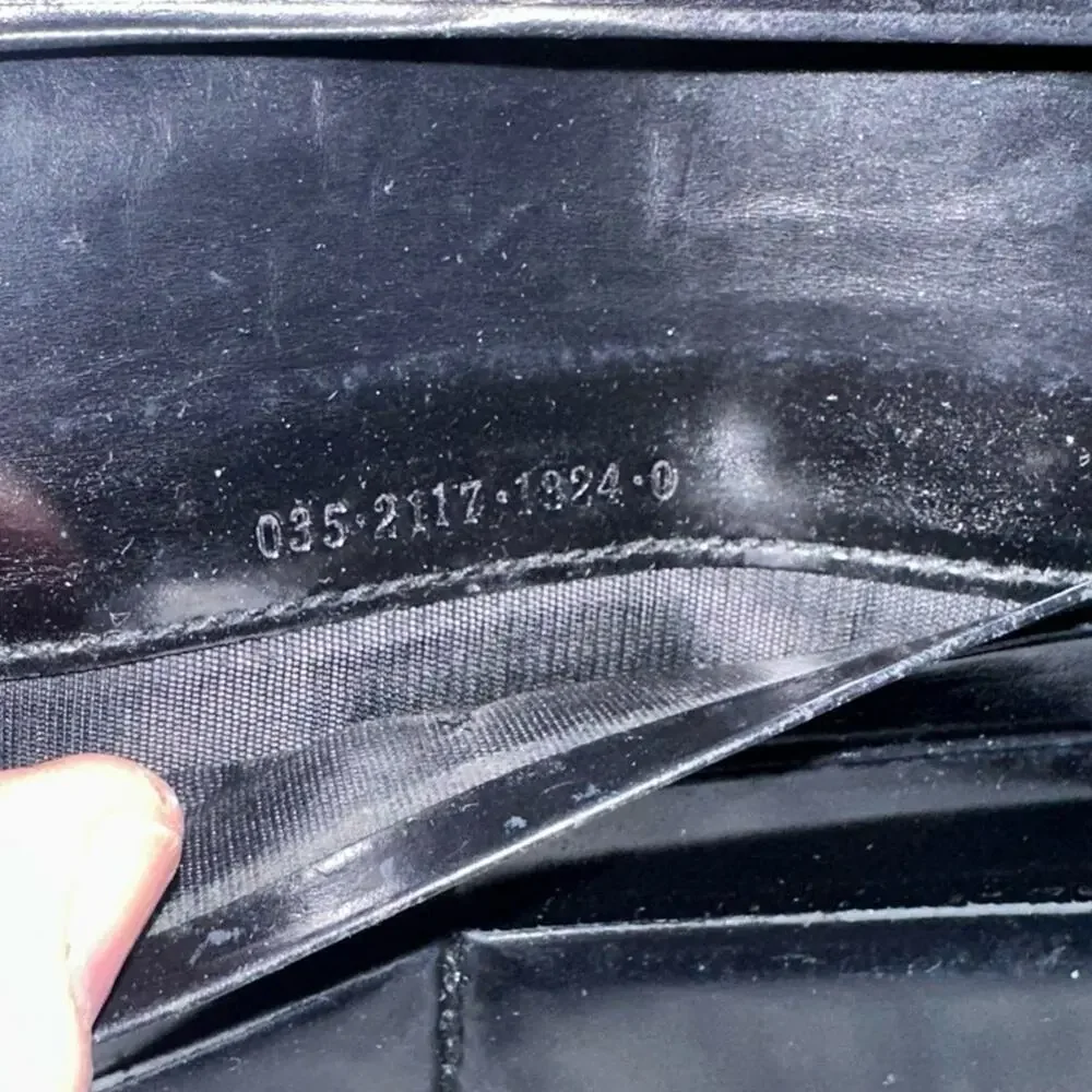 Vintage Gucci By Tom Ford 1998 black patent leather wallet - EUC - Picture 9 of 11